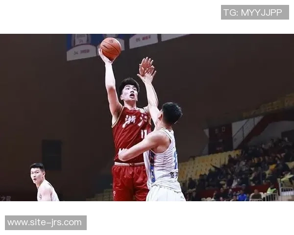 余嘉豪:从新星崛起到篮球赛场的璀璨传奇之路 余嘉豪:从新星崛起到篮球赛场的璀璨传奇之路